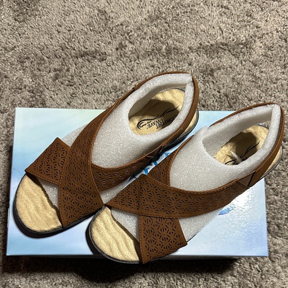 easy street Shoes - Easy Street Tan Sandals